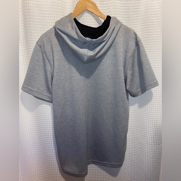2/40$ Men’s AND1 gray Short Sleeve Hoodie with pouch pocket size medium - Picture 8 of 9